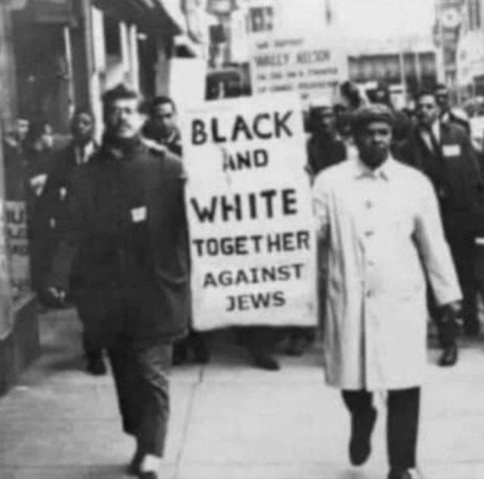 Black and White against Yehubor.jpg