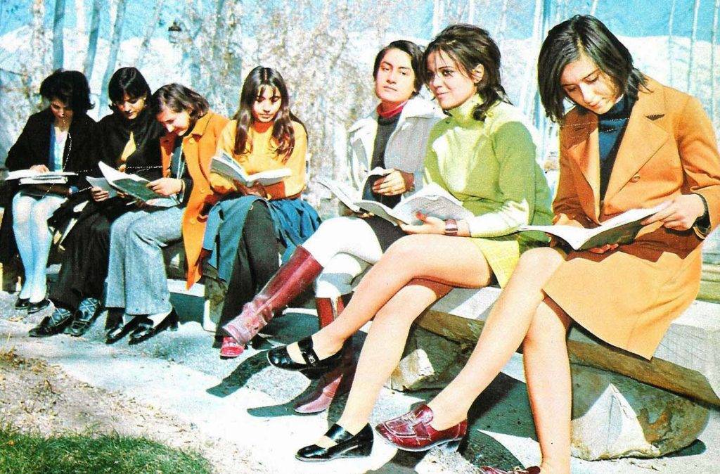 Iranian Women 2.jpg